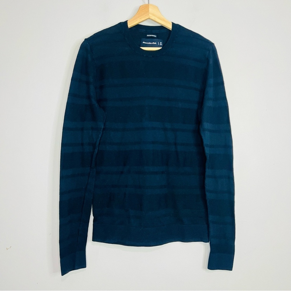 A&F Navy Pima Featherweight Slim Crewneck M
